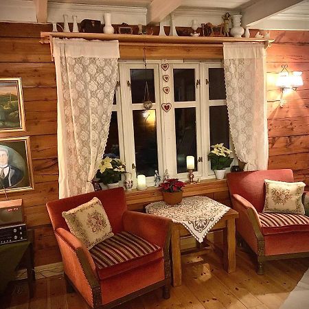 100 Years Old Norwegian Log House In Tromso Villa Buitenkant foto