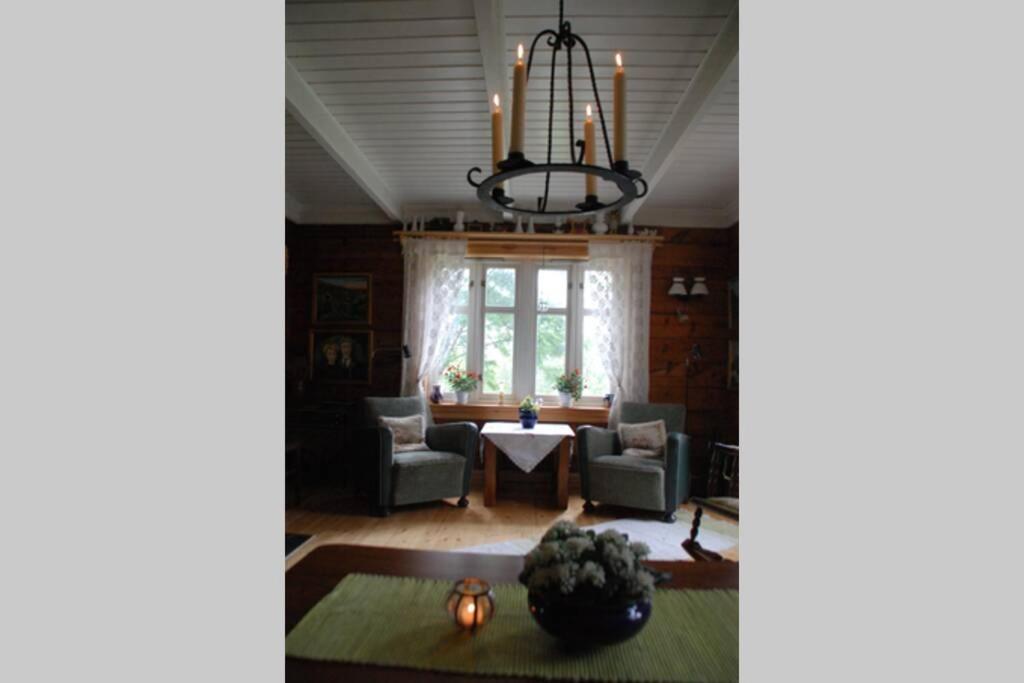 100 Years Old Norwegian Log House In Tromso Villa Buitenkant foto