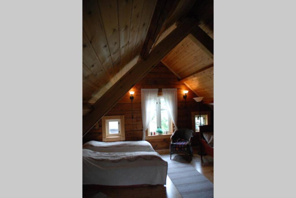 100 Years Old Norwegian Log House In Tromso Villa Buitenkant foto