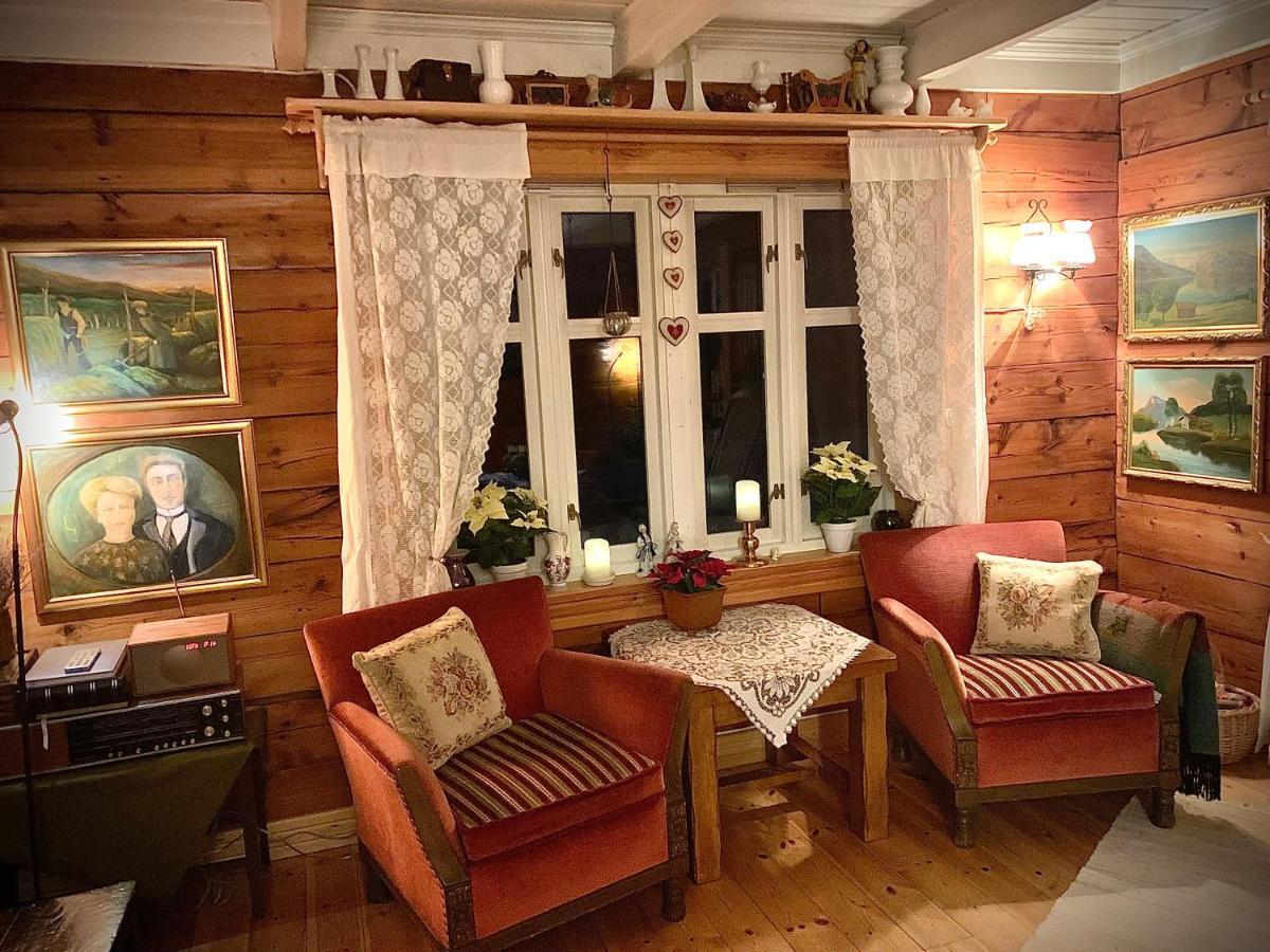 100 Years Old Norwegian Log House In Tromso Villa Buitenkant foto
