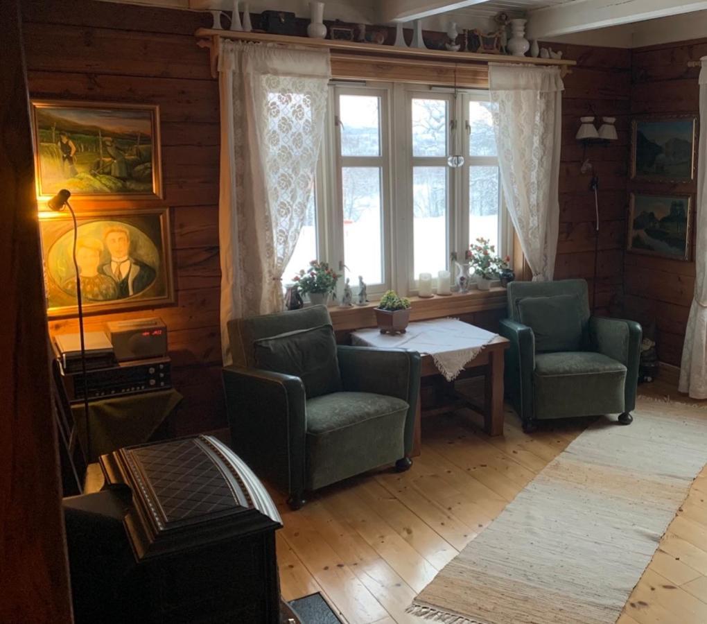 100 Years Old Norwegian Log House In Tromso Villa Buitenkant foto
