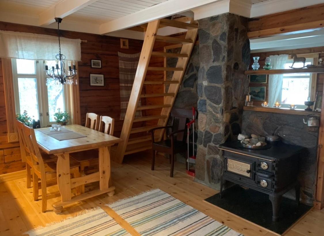 100 Years Old Norwegian Log House In Tromso Villa Buitenkant foto