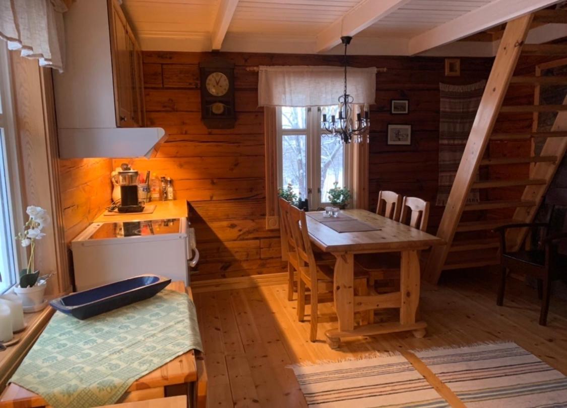 100 Years Old Norwegian Log House In Tromso Villa Buitenkant foto